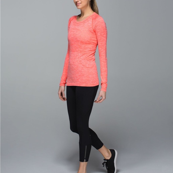 Lululemon Run: Swiftly Tech Long Sleeve Crew Space Dye Heathered Atomic Red | 4 - Picture 6 of 12